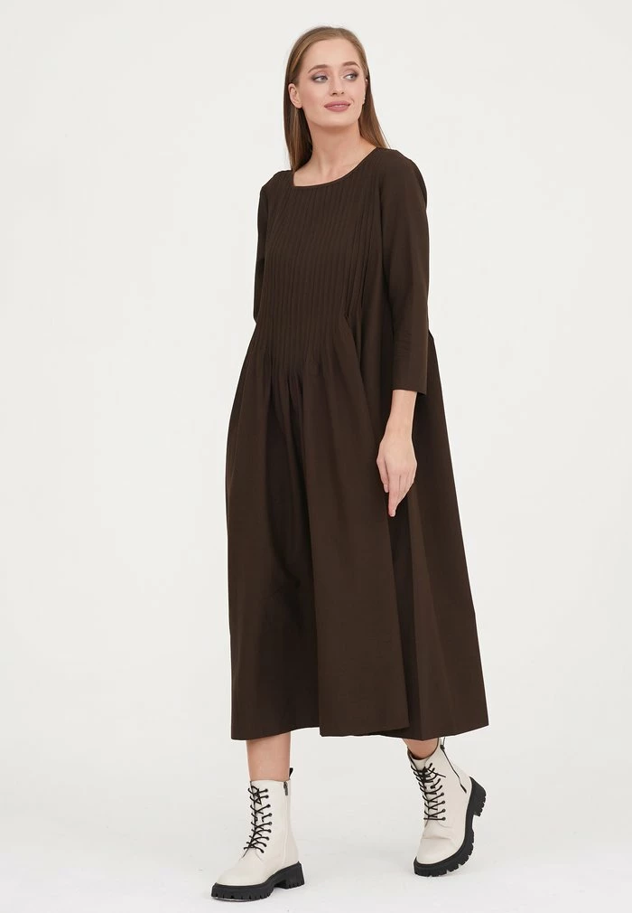 Madam-T DARI - Robe De Jour - Bro Strudn 4 Madam-T DARI - Robe De Jour - Bro Strudn – Image 4