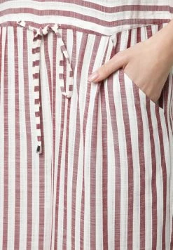 Madam-T Combinaison - Wein Rot, Weiß 18 Madam-T Combinaison - Wein Rot, Weiß -Madam-T Soldes 2022 9f929b3b91d94d588631d041f4dc6225