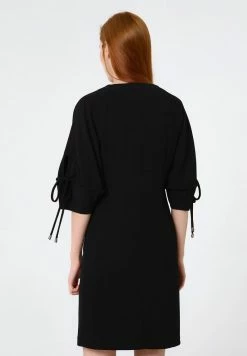 Madam-T Robe De Jour - Schwarz 9 Madam-T Robe De Jour - Schwarz -Madam-T Soldes 2022 a343d7a4b9884f00aa58773a782b7afe