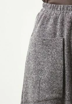 Madam-T CABULA - Pantalon Classique - Grey -Madam-T Soldes 2022 a6132919c8f34d9b9e23330f6ed58f10