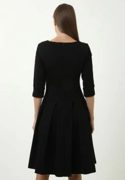 Madam-T Robe De Jour - Schwarz -Madam-T Soldes 2022 a98ec8a6c06c4cfbbb722292e6e1d3de