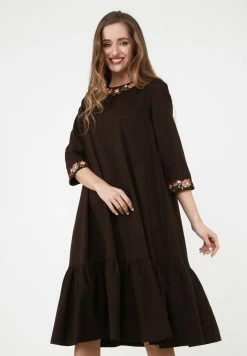 Madam-T Robe De Jour - Braun -Madam-T Soldes 2022 ae97da5dfd6842b5842b3e51c9993e13