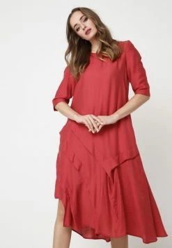 Madam-T ISABELLA - Robe De Jour - Preiselbeere -Madam-T Soldes 2022 af0fb4936c1246f2a267968f80f2b77b