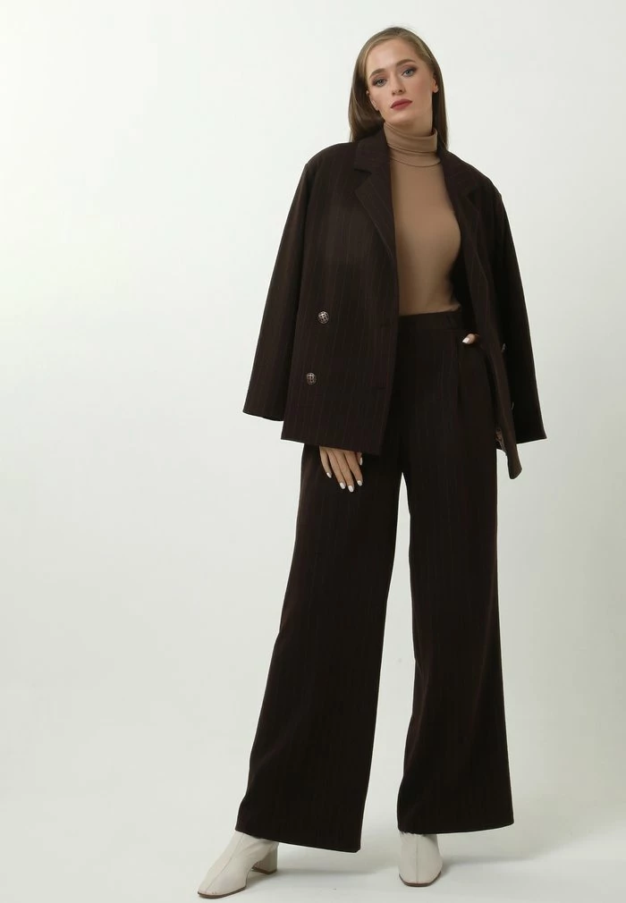 Madam-T KRUZA - Pantalon Classique - Braun 4 Madam-T KRUZA - Pantalon Classique - Braun – Image 4