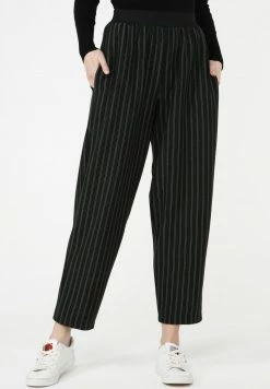 Madam-T Pantalon Classique - Grün 10 Madam-T Pantalon Classique - Grün -Madam-T Soldes 2022 b5e03be01a8446b1b4bca24dd18d33e1