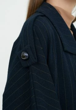 Madam-T IRIS - Cape - Blue -Madam-T Soldes 2022 b72d5136d87144338bcf06a1db399f24