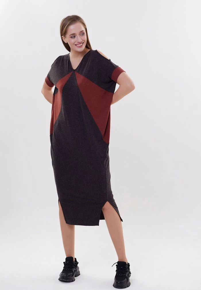 Madam-T SENTIABRINA - Robe Pull - Brantn Tera Orkotta 4 Madam-T SENTIABRINA - Robe Pull - Brantn Tera Orkotta – Image 4