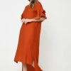 Madam-T SATINESSA - Robe Longue - Ingwer