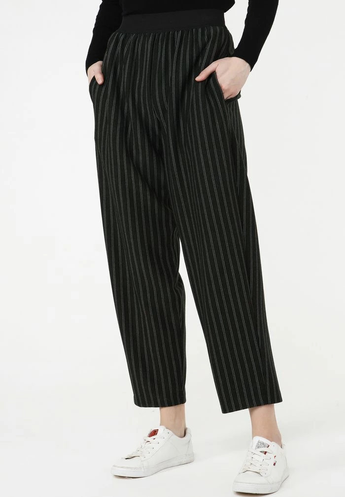 Madam-T Pantalon Classique - Grün 1 Madam-T Pantalon Classique - Grün