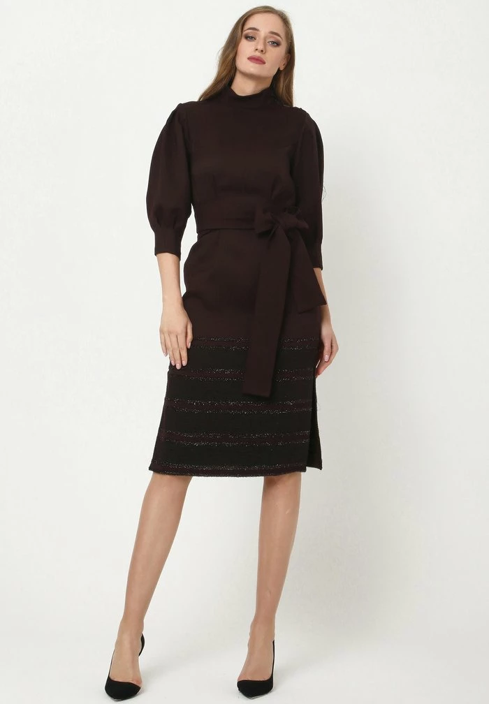 Madam-T MARENA - Robe Fourreau - Pflaume Schwarz 2 Madam-T MARENA - Robe Fourreau - Pflaume Schwarz – Image 2