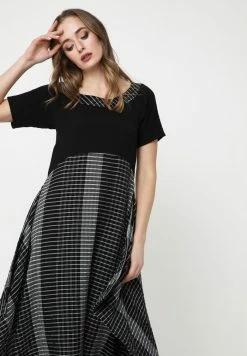 Madam-T NIGDA - Robe De Jour - Schwarz, Weiß -Madam-T Soldes 2022 c5e6625b91274aeab65b9ed2e7535350