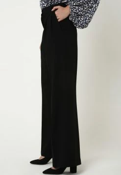 Madam-T KRUZA - Pantalon Classique - Schwarz -Madam-T Soldes 2022 c640afee06b04bf6bddd4ed33f7f5381