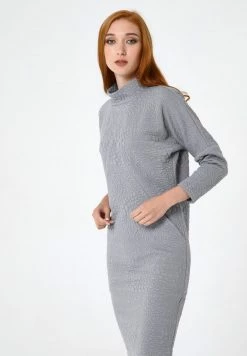 Madam-T Robe Pull - Grau 11 Madam-T Robe Pull - Grau -Madam-T Soldes 2022 c6da81eed27544488fae923c765fd617