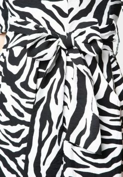 Madam-T Ange - Robe Longue - Weiß, Schwarz -Madam-T Soldes 2022 c71694fb0885439094bf9424ac2eef35