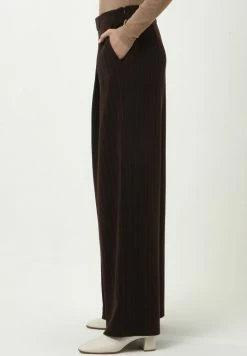 Madam-T DOKKOTA - Pantalon Classique - Brown -Madam-T Soldes 2022 d6534c146b1e427895cfad4104bd17a9