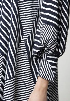 Madam-T Robe De Jour - Blau Weiß -Madam-T Soldes 2022 d6699961e2644998a0f6a608c5b2b493