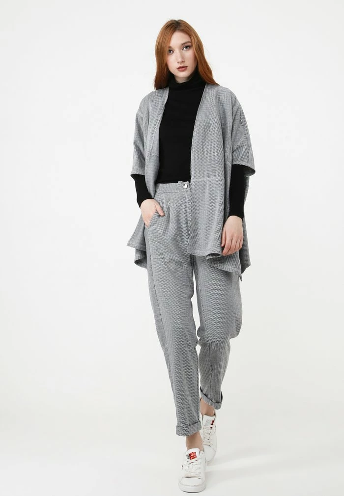 Madam-T HOSE VALERY - Pantalon Classique - Grau 2 Madam-T HOSE VALERY - Pantalon Classique - Grau – Image 2