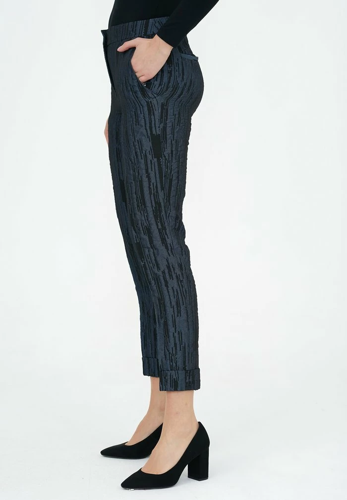 Madam-T MARIO - Pantalon Classique - Schwarz/blau 7 Madam-T MARIO - Pantalon Classique - Schwarz/blau – Image 7