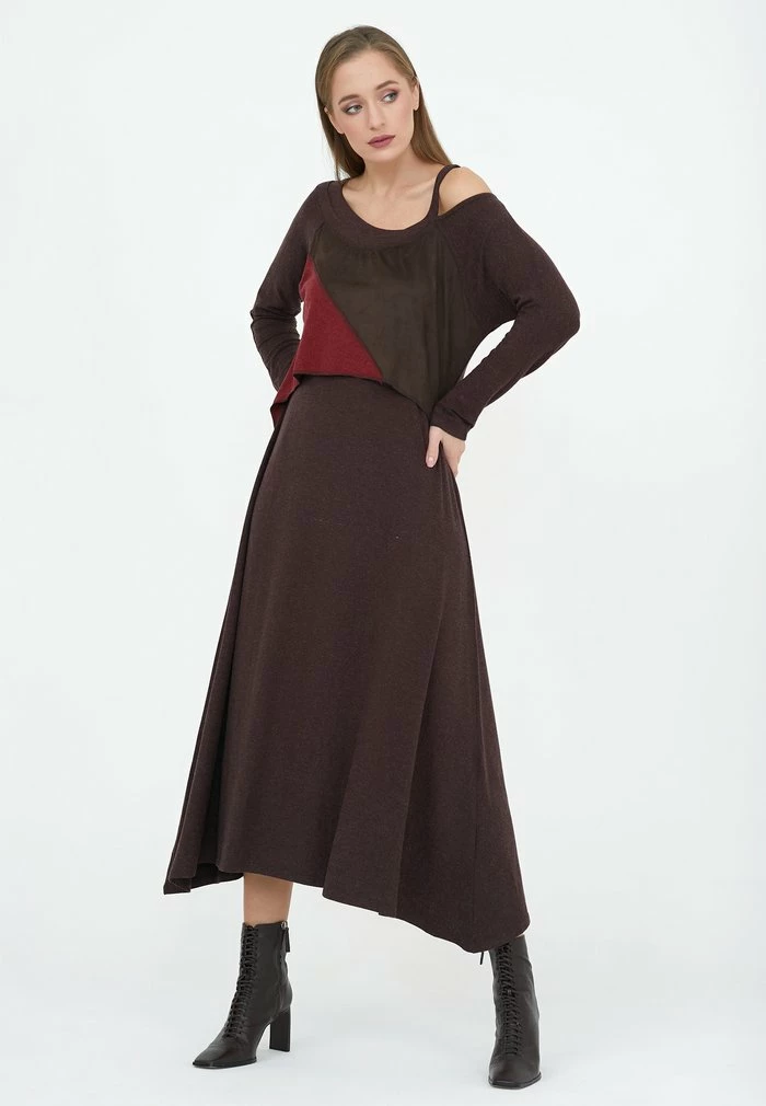 Madam-T KALATANA - Robe De Jour - Die Besetzung, Emanine Red 6 Madam-T KALATANA - Robe De Jour - Die Besetzung, Emanine Red – Image 6