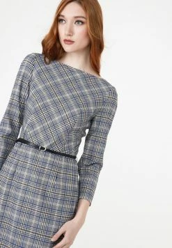 Madam-T Robe De Jour - Grau/ Indigo 10 Madam-T Robe De Jour - Grau/ Indigo -Madam-T Soldes 2022 de6e5b11c16340ae8978d109e6c7daee