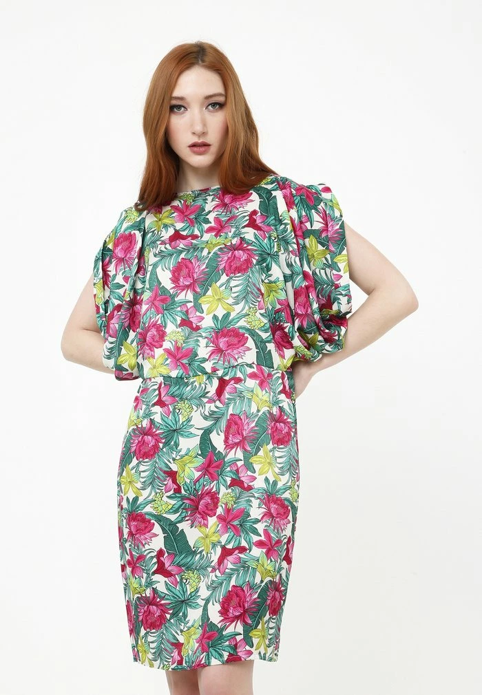 Madam-T Robe De Jour - Milchig Rosa 2 Madam-T Robe De Jour - Milchig Rosa – Image 2