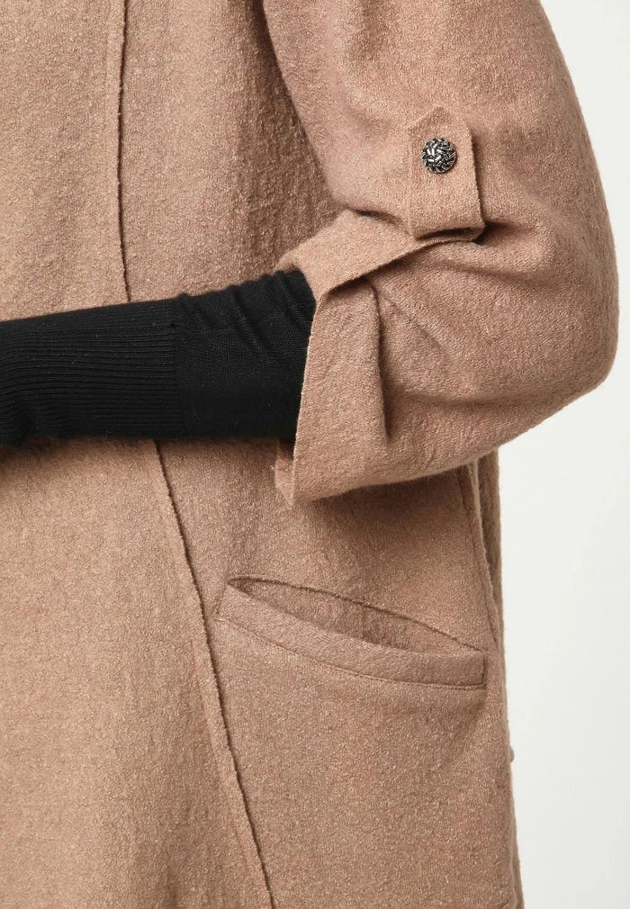 Madam-T FUGA - Gilet - Beige 8 Madam-T FUGA - Gilet - Beige – Image 8