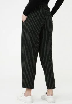 Madam-T Pantalon Classique - Grün 9 Madam-T Pantalon Classique - Grün -Madam-T Soldes 2022 ec58cc25b2d947ce9628f474ecfa6fb3