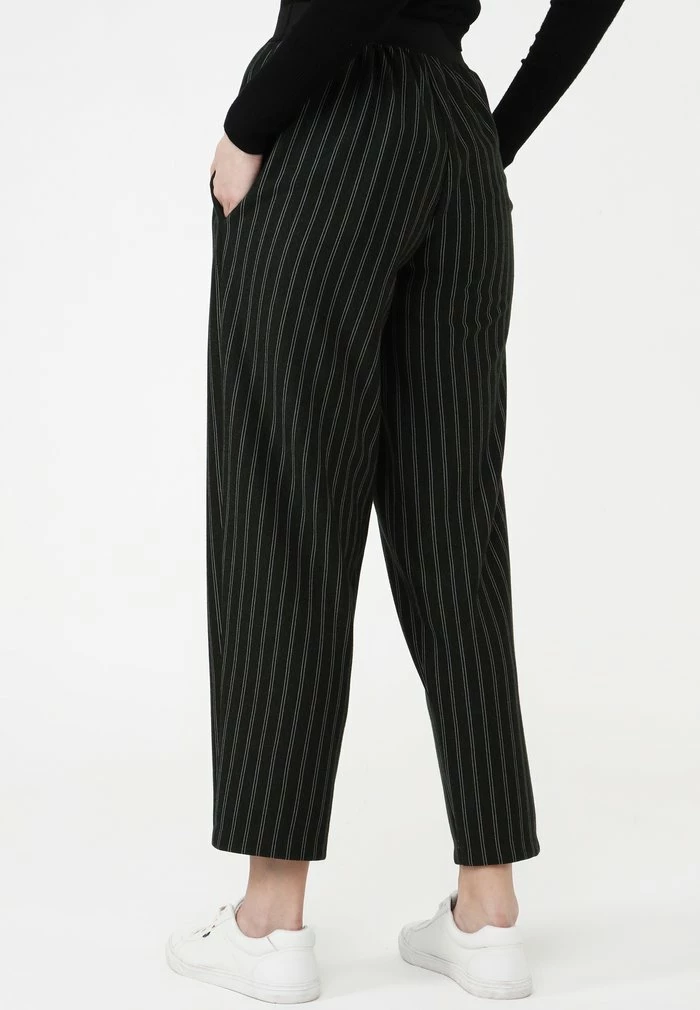 Madam-T Pantalon Classique - Grün 3 Madam-T Pantalon Classique - Grün – Image 3