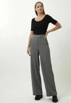 Madam-T MARIL - Pantalon Classique - White -Madam-T Soldes 2022 f578e7257f484dad826916d532d8dc3b