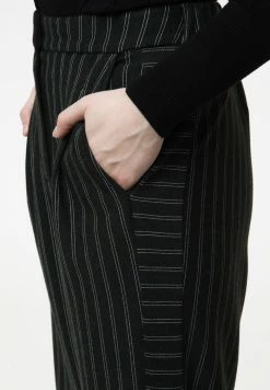 Madam-T HOSE VALERY - Pantalon Classique - Grün -Madam-T Soldes 2022 f6f83e07c1084124993660edd681fe61