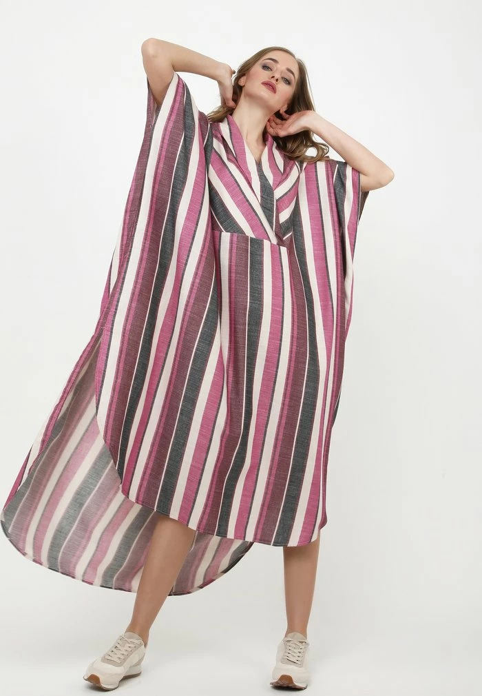 Madam-T KORNA - Robe Longue - Fuchsia/black 1 Madam-T KORNA - Robe Longue - Fuchsia/black