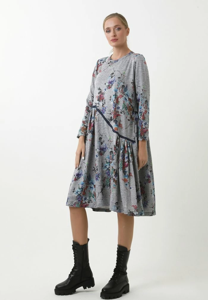 Madam-T Robe De Jour - Grau, Lila 5 Madam-T Robe De Jour - Grau, Lila – Image 5