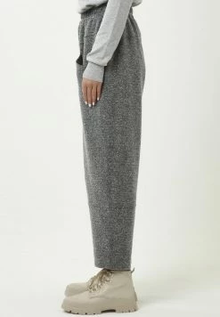 Madam-T HOSE RENE - Pantalon De Survêtement - Black 12 Madam-T HOSE RENE - Pantalon De Survêtement - Black -Madam-T Soldes 2022 fc60c8145297436fb2bf656c346168a4