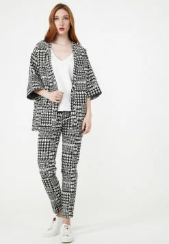 Madam-T Gilet - Weiß Schwarz -Madam-T Soldes 2022 fe30bf2491fc48d89909849633f31009