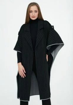 Madam-T IRIS - Cape - Black -Madam-T Soldes 2022 fe5d40996200408da80b7e2bd5b2a198
